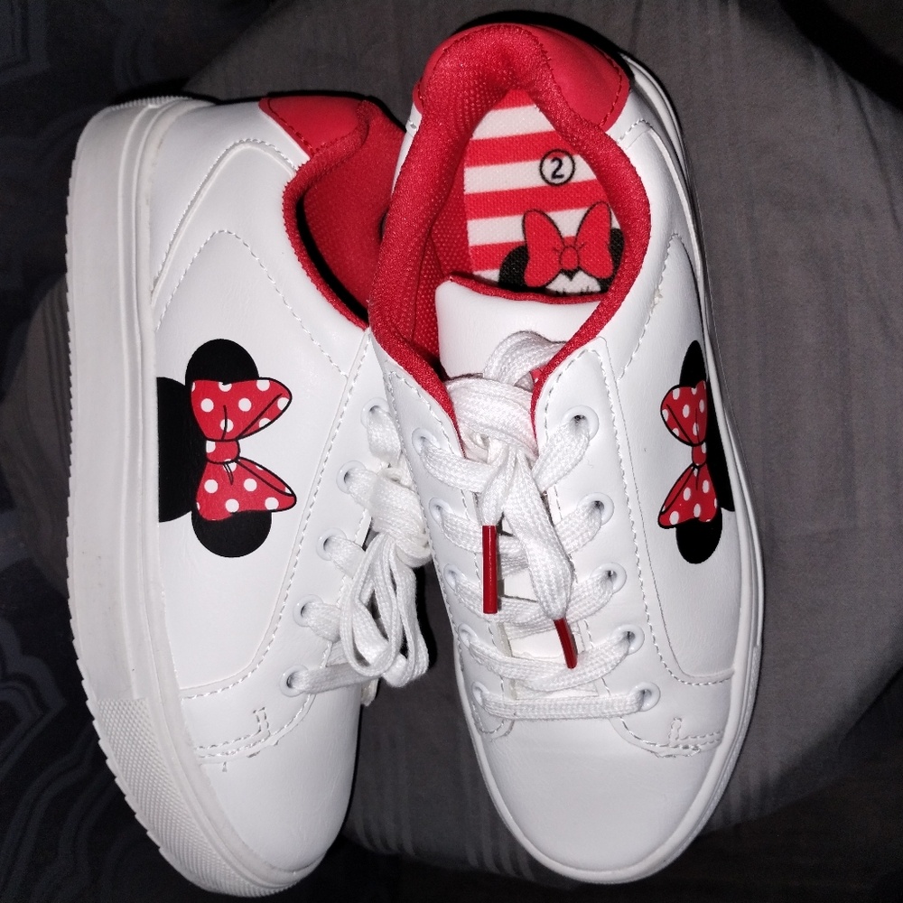Disney Minnie Mouse Girls Character Sneaker   NWOT